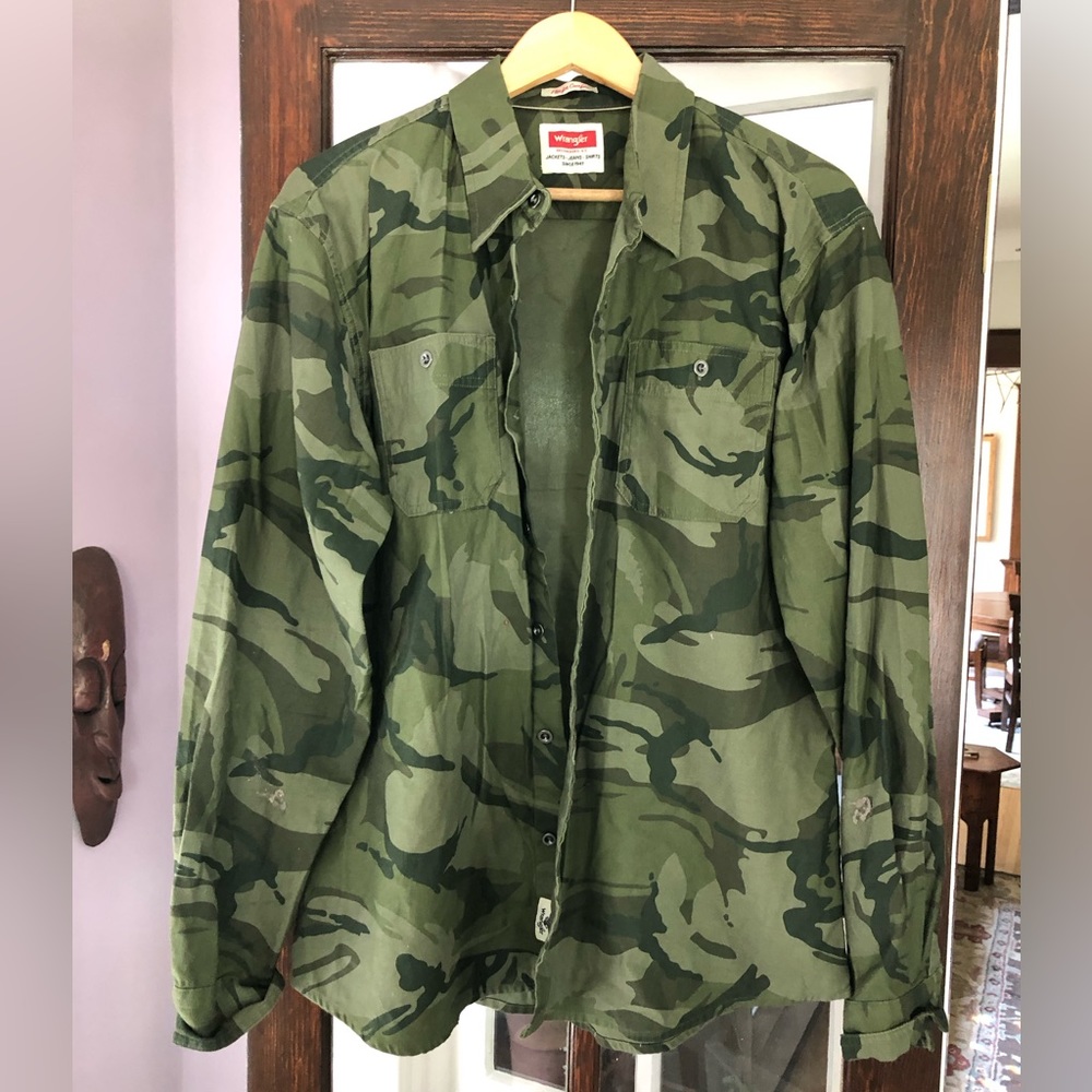Brand new Wrangler unisex button up - size L